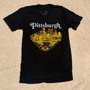 EUC Steel City Black Pittsburgh Graphic T-Shirt - women’s XS